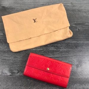 Louis Vuitton Paris Rose Pop Vernis Sarah Wallet